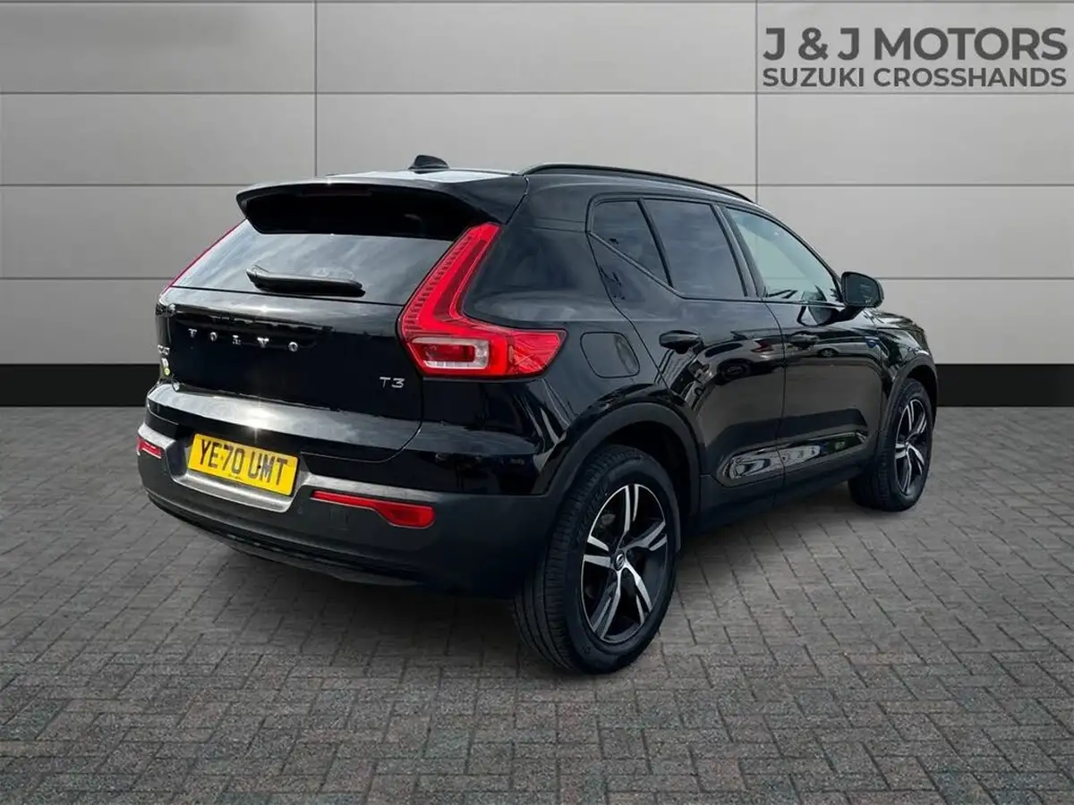 2020-volvo-xc40-15-t3-r-design-big-6