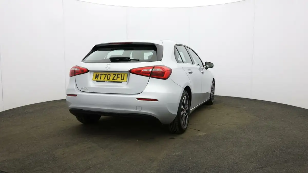 2020-mercedes-benz-a-class-13-a180-se-big-52