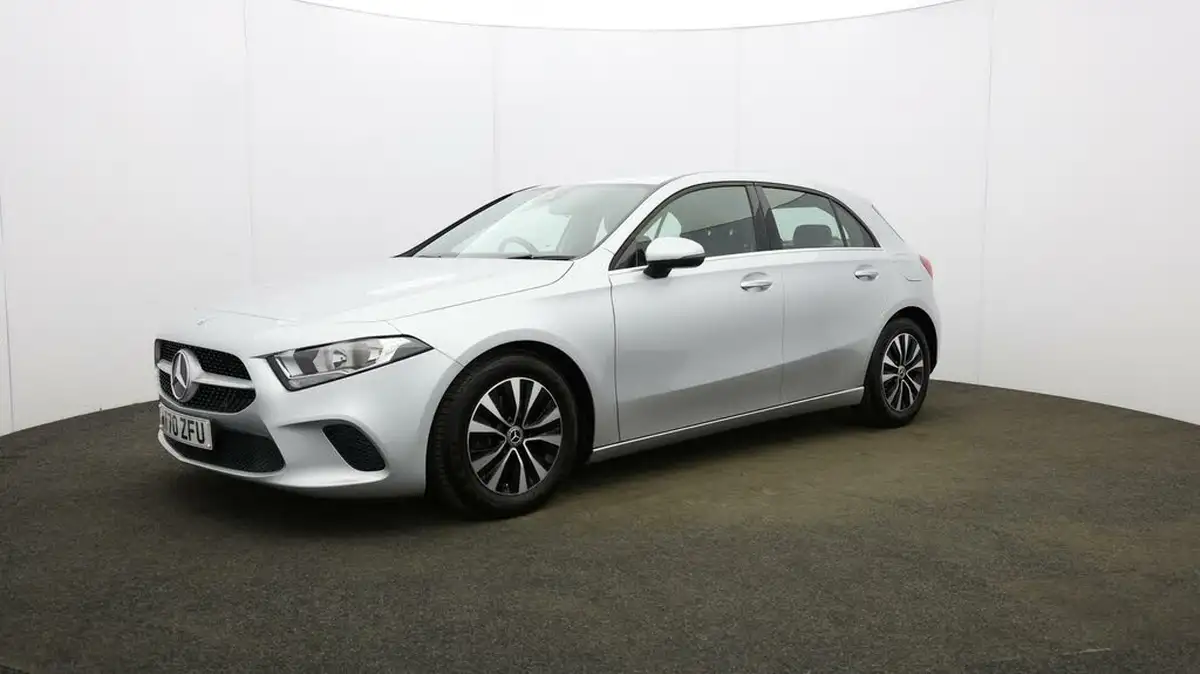 2020-mercedes-benz-a-class-13-a180-se-big-28