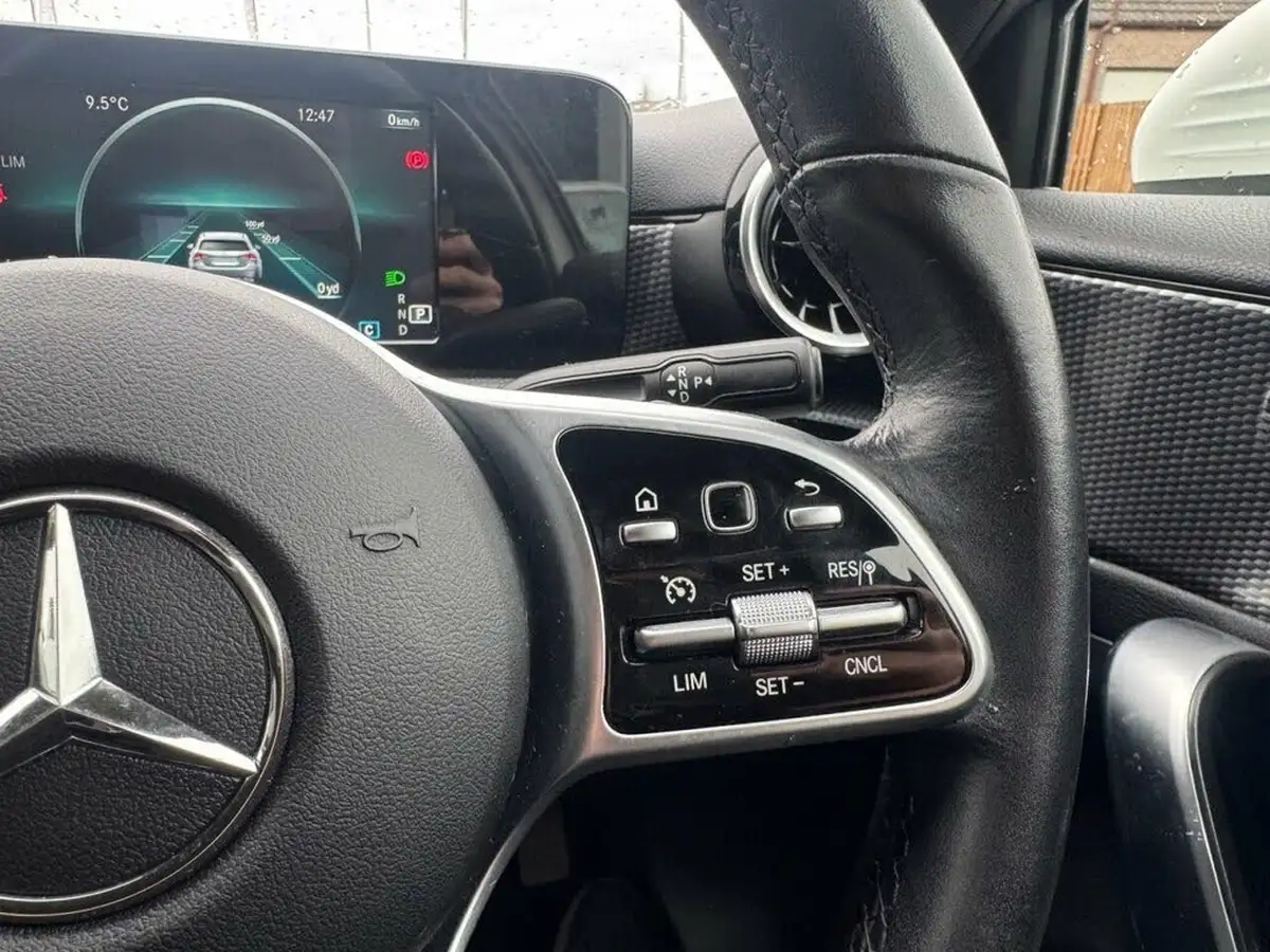 2019-mercedes-benz-a-class-15d-a180d-sport-hatchback-5d-7g-dct-big-15
