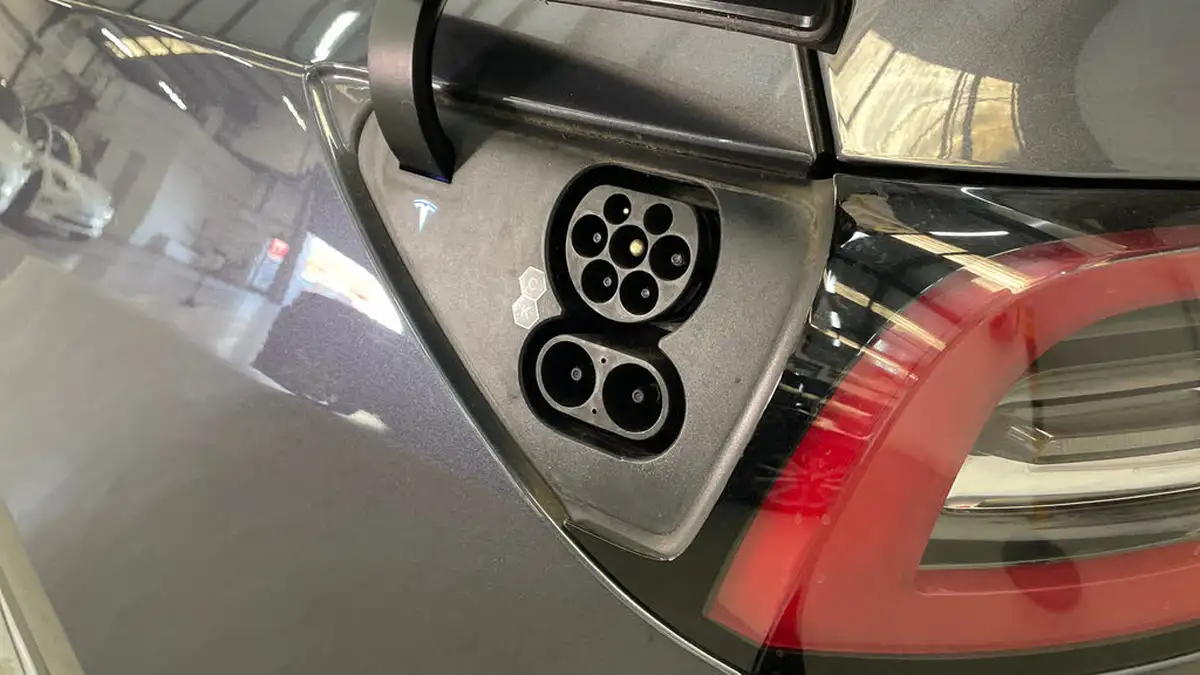 2022-tesla-model-y-e-long-range-big-20