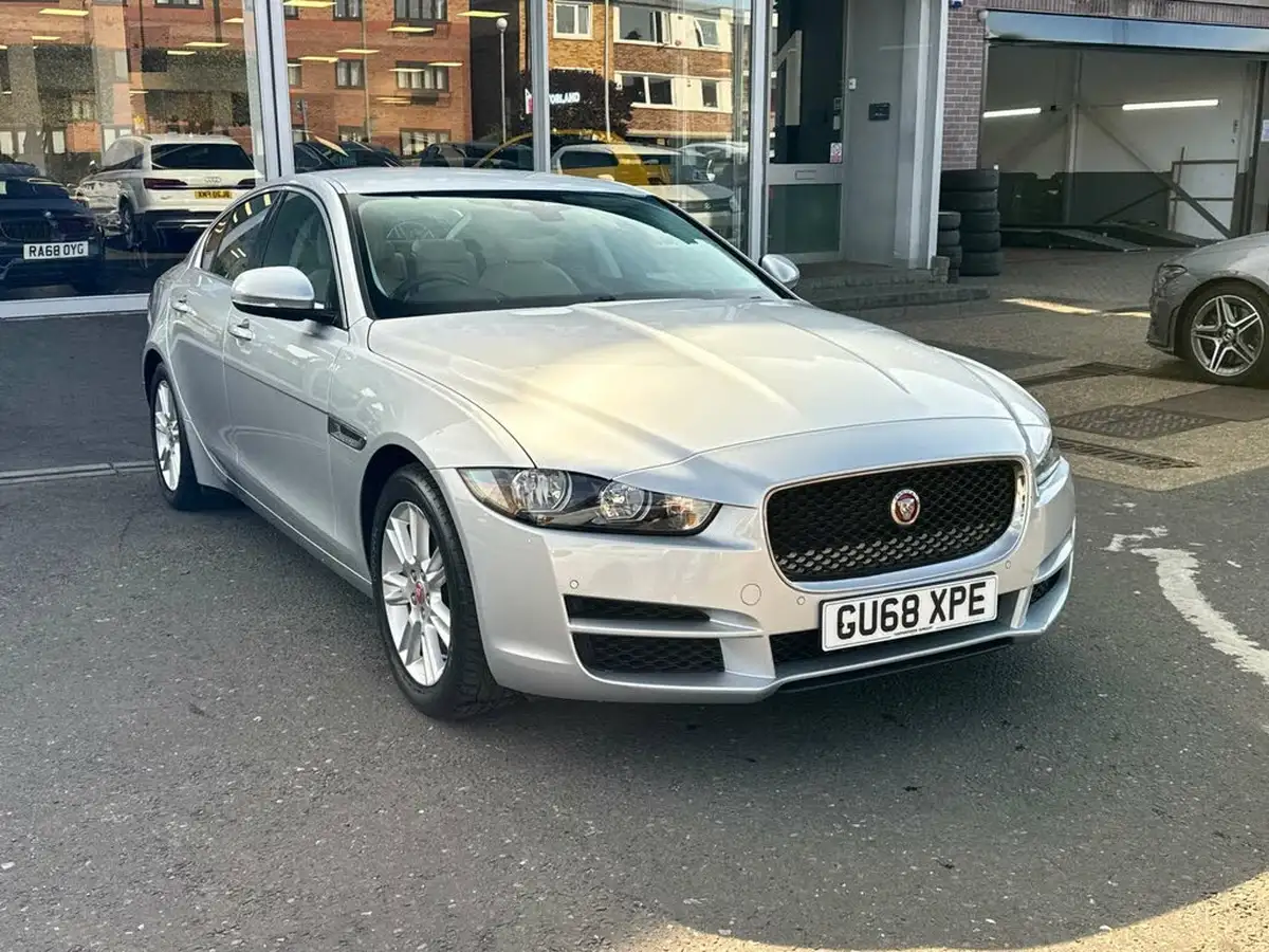 2018-jaguar-xe-20i-prestige-200ps-1997cc-big-12
