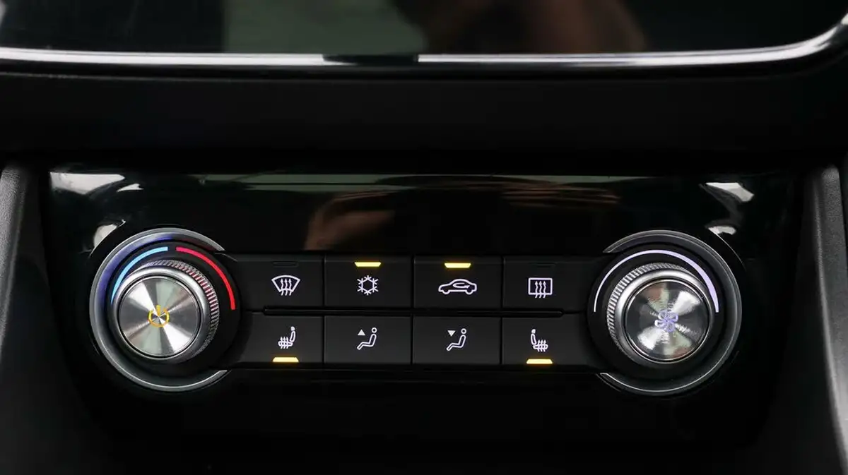 2021-mg-zs-suv-e-exclusive-ev-big-11