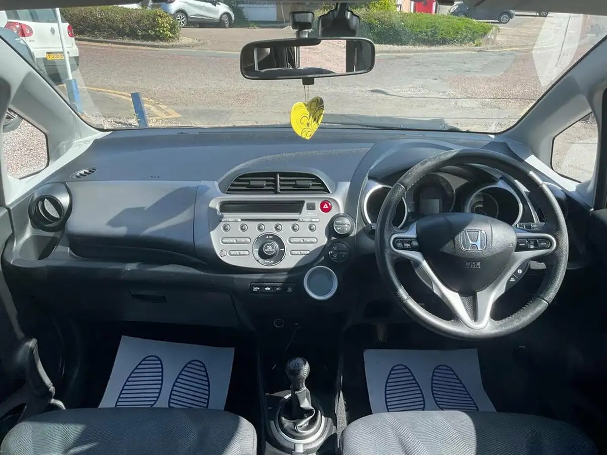 2010-honda-jazz-14-ex-big-36