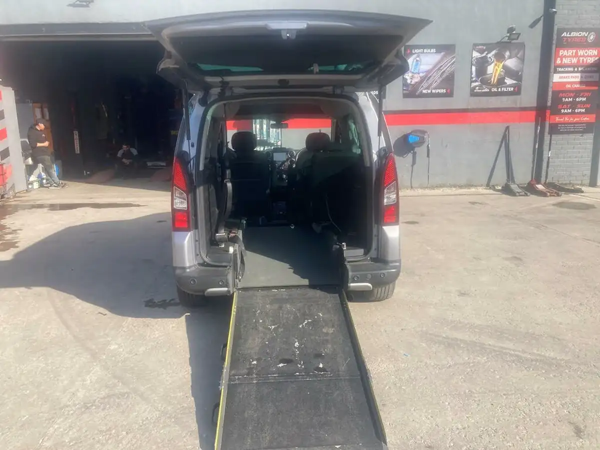 2016-citroen-berlingo-16bluehdi-multispace-xtr-100ps-big-2