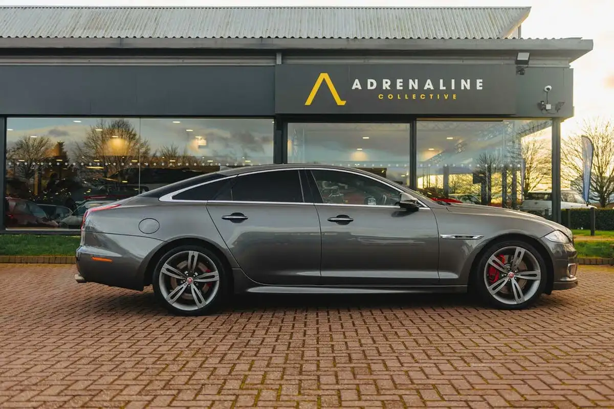 2015-jaguar-xj-series-50-xjr-saloon-big-4