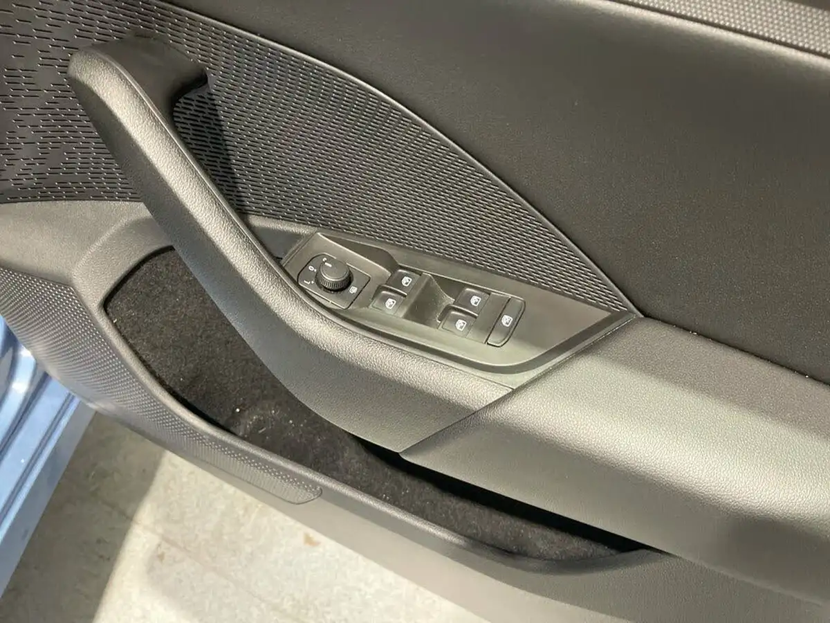 2021-skoda-octavia-20tdi-se-technology-115ps-scr-estate-big-15