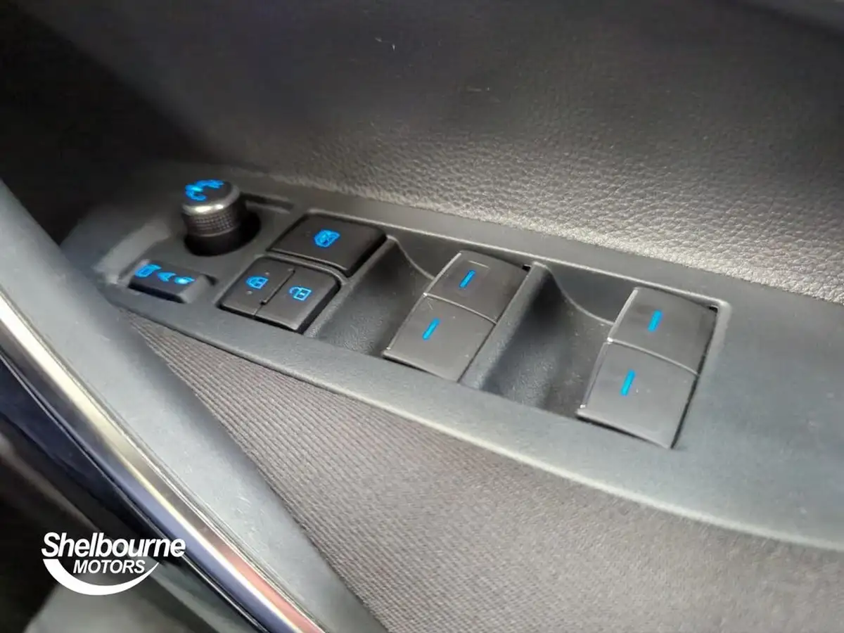 2021-toyota-corolla-18-vvt-i-gr-sport-trk-hatchback-big-15