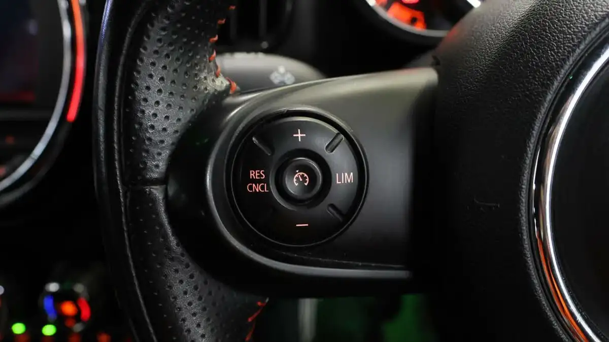 2019-mini-countryman-20-cooper-s-sport-big-21