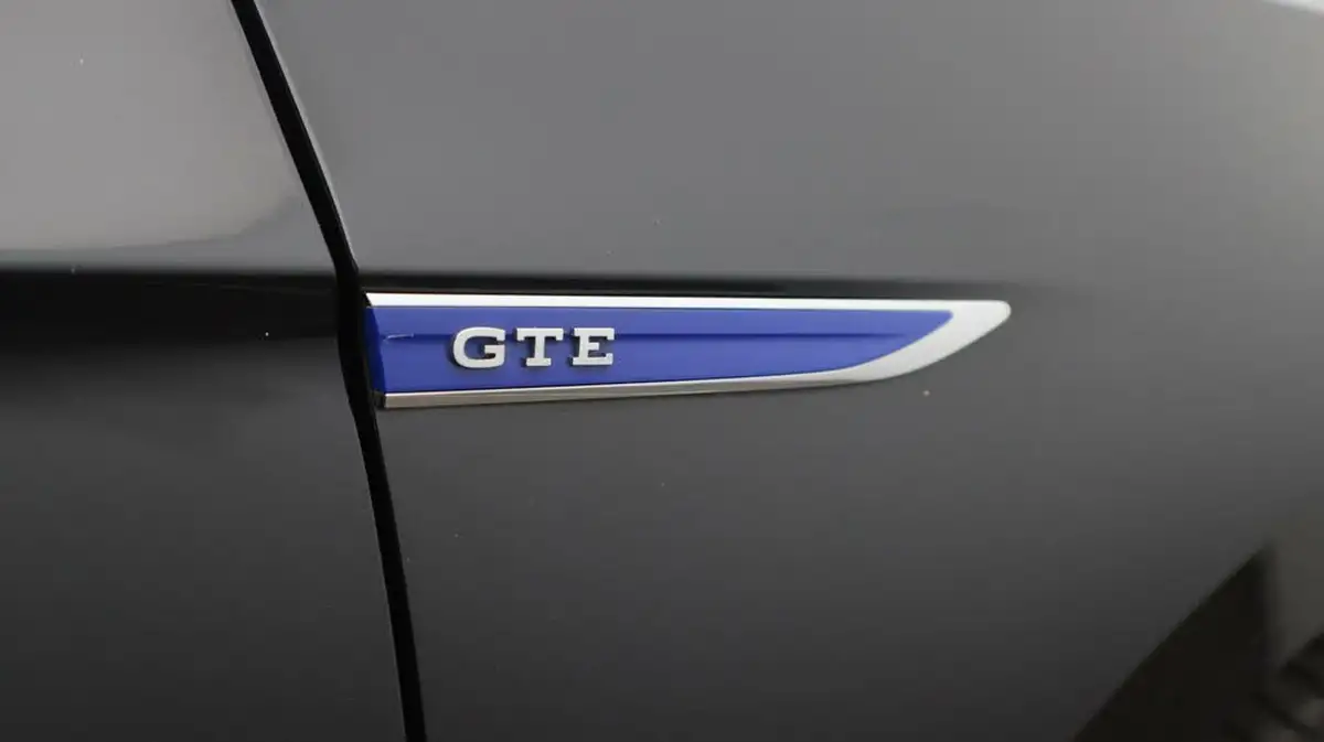 2021-volkswagen-passat-14-tsi-gte-saloon-4d-big-21