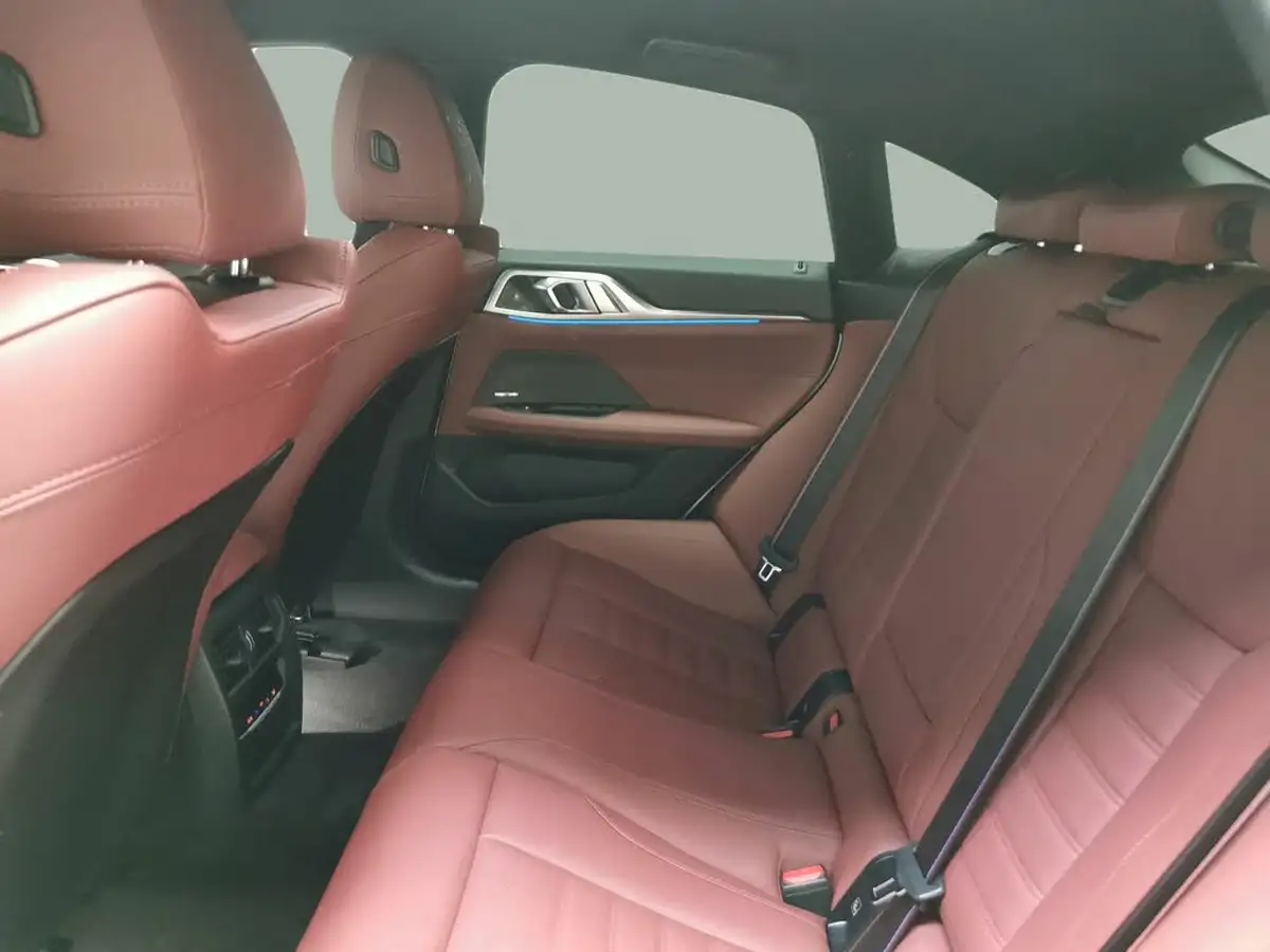 2022-bmw-i4-e-m50-big-37