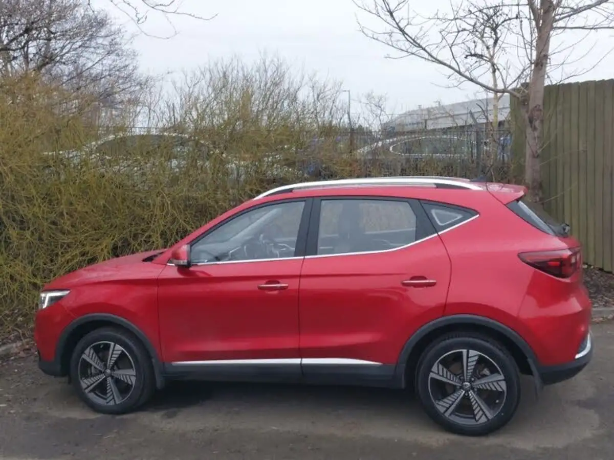 2019-mg-zs-suv-e-exclusive-ev-big-3