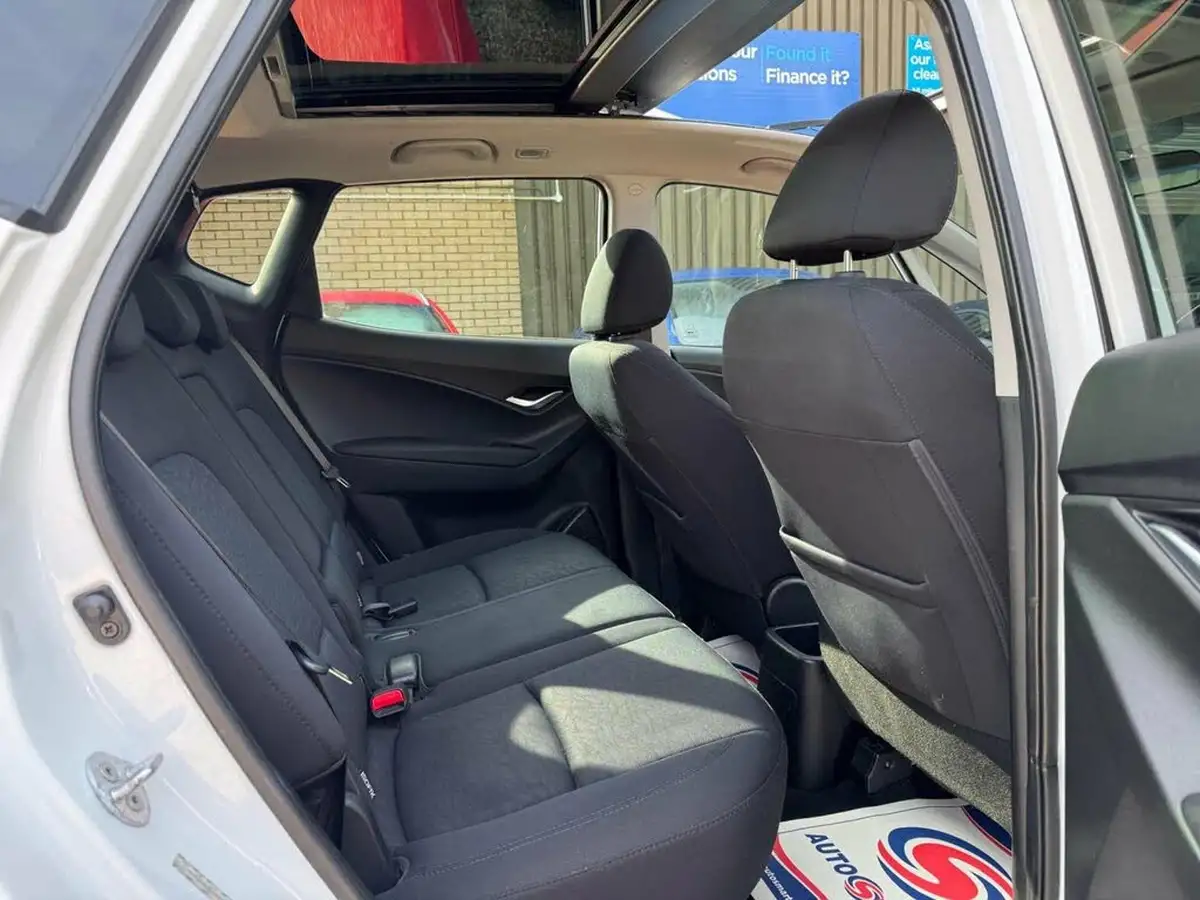 2011-hyundai-ix20-14td-style-big-15