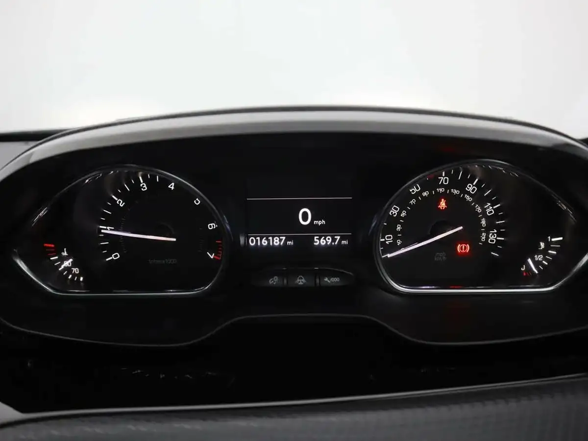 2019-peugeot-2008-suv-12-puretech-allure-premium-82bhp-big-11