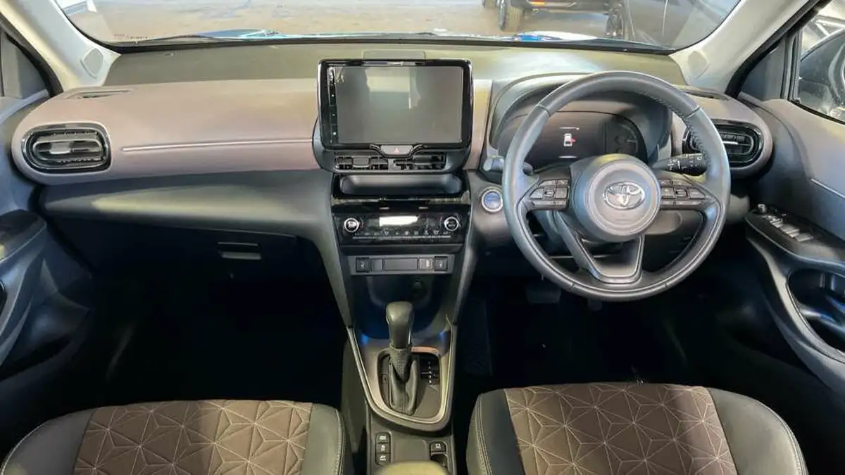 2023-toyota-yaris-cross-15-vvt-i-excel-awd-i-big-10