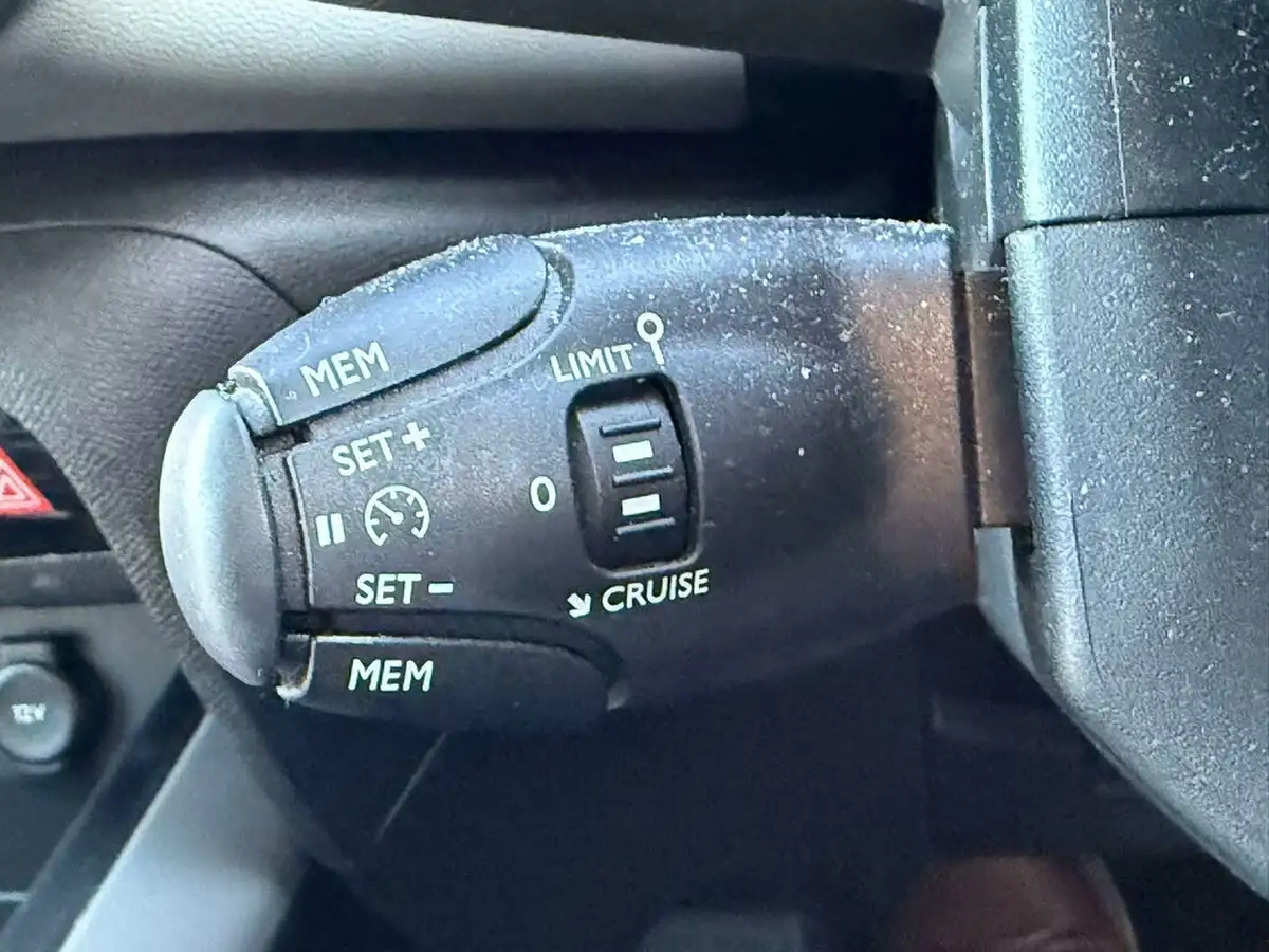 2022-citroen-c5-aircross-15bluehdi-shine-ss-big-24