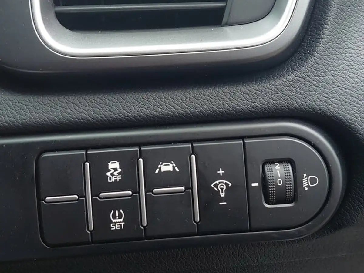 2022-kia-xceed-10-t-gdi-2-big-16