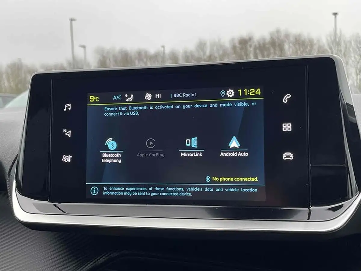 2022-peugeot-208-e-allure-premium-big-24