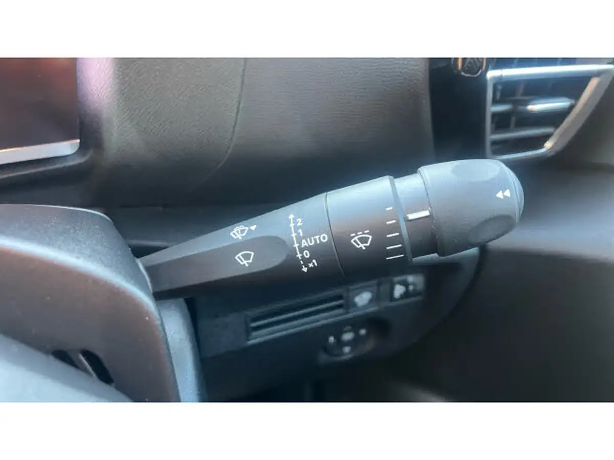 2023-citroen-c4-12-puretech-max-big-28