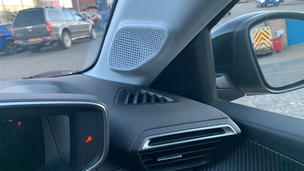 2022-peugeot-208-12-puretech-allure-premium-100bhp-big-56