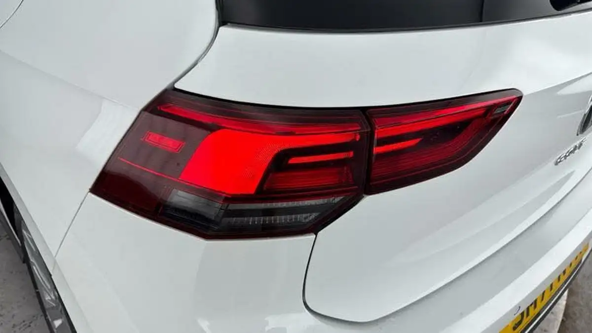 2022-volkswagen-golf-15-etsi-r-line-150ps-hatchback-big-29