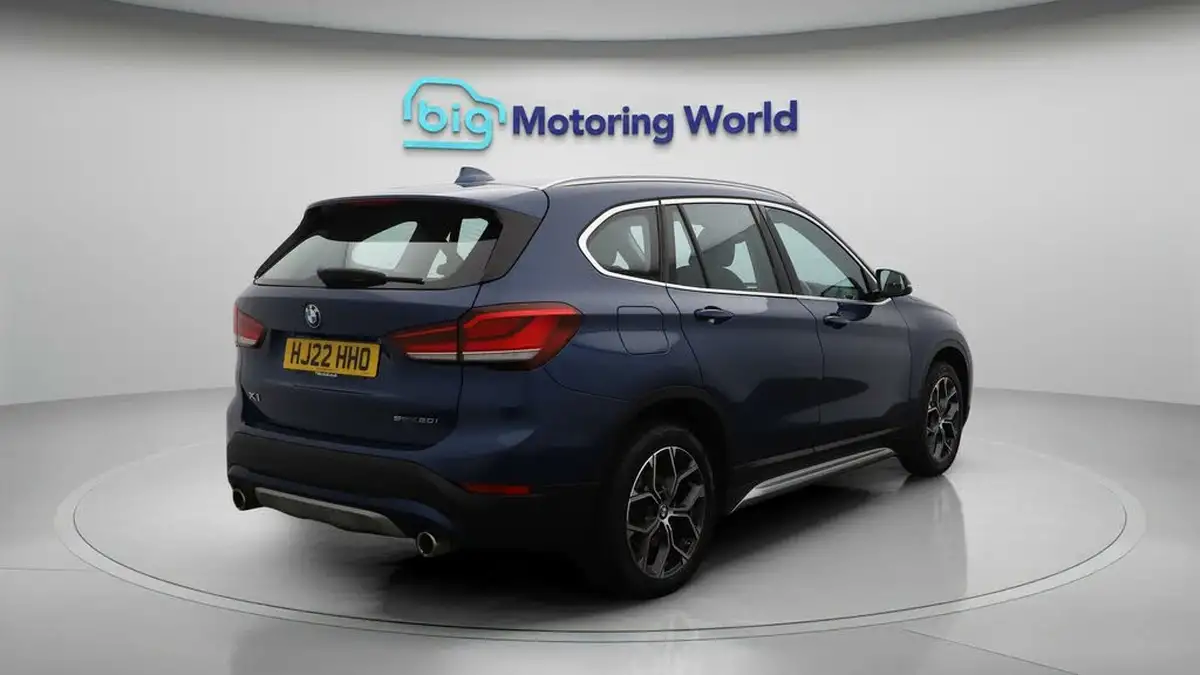 2022-bmw-x1-20-sdrive20i-xline-big-7