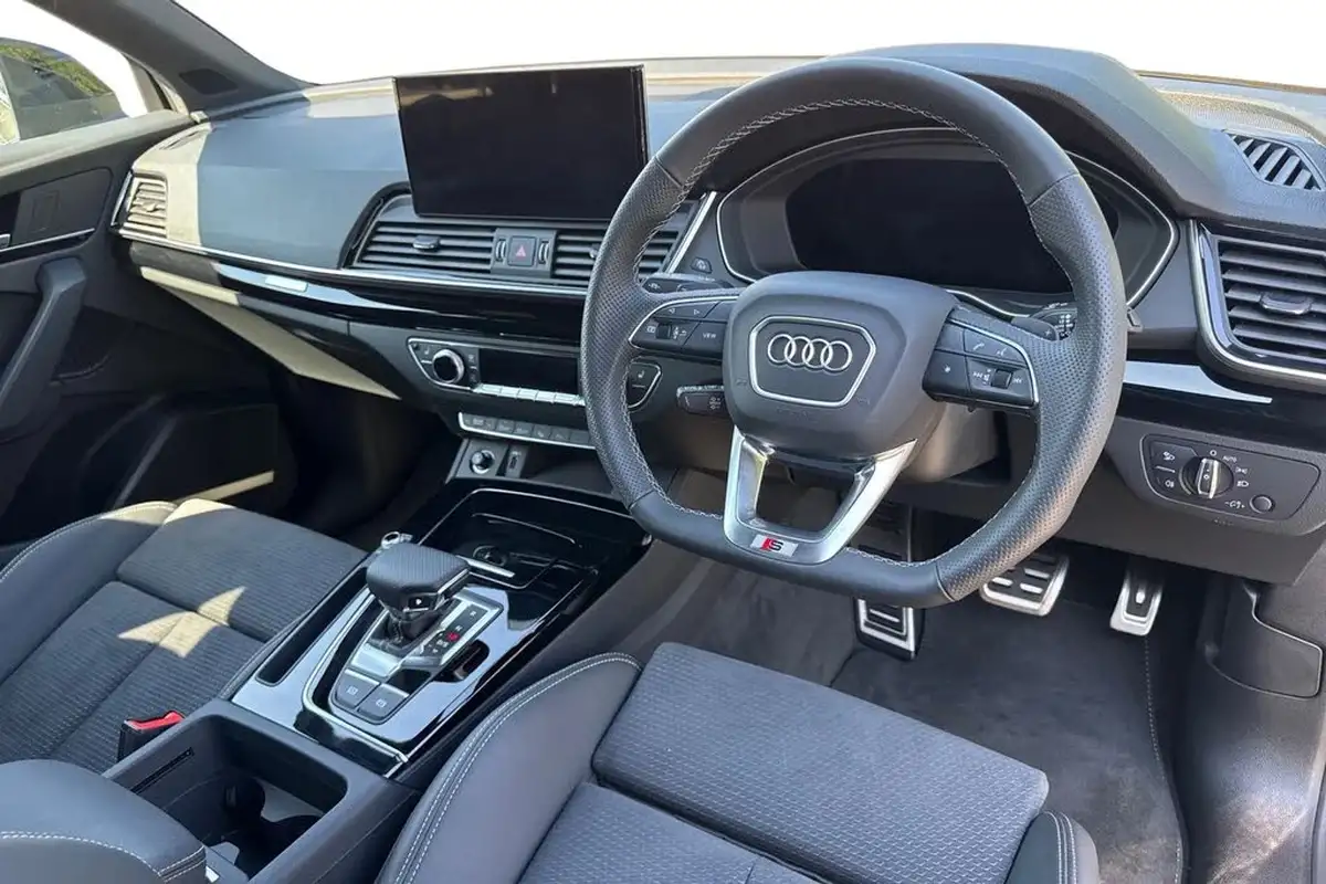 2024-audi-q5-20-45-tfsi-black-edition-station-wagon-big-13
