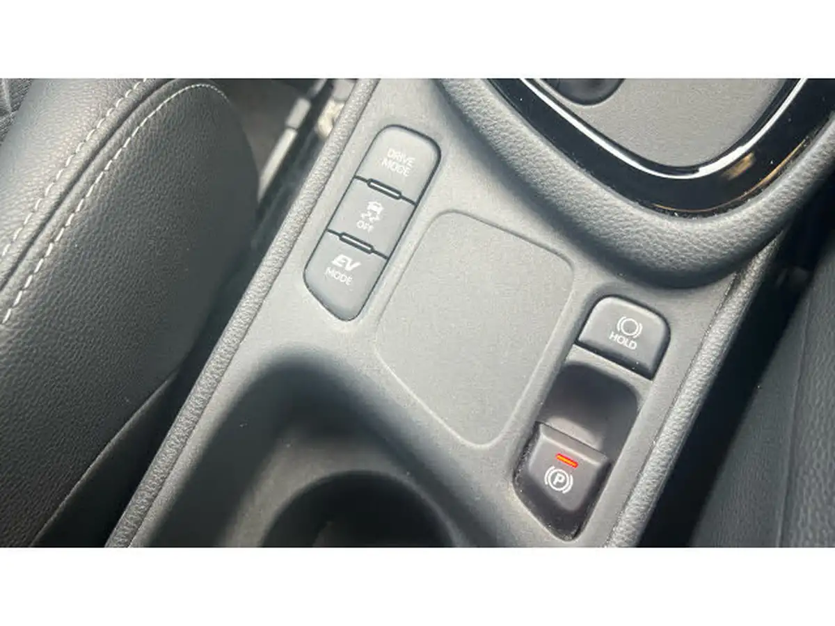 2022-toyota-yaris-15-vvt-i-dynamic-big-23