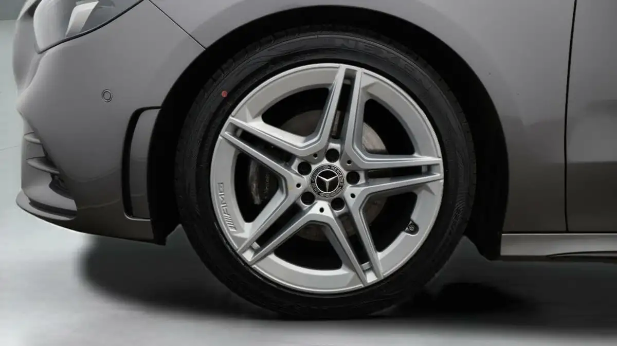 2021-mercedes-benz-b-class-13-b200-amg-line-premium-edition-big-18