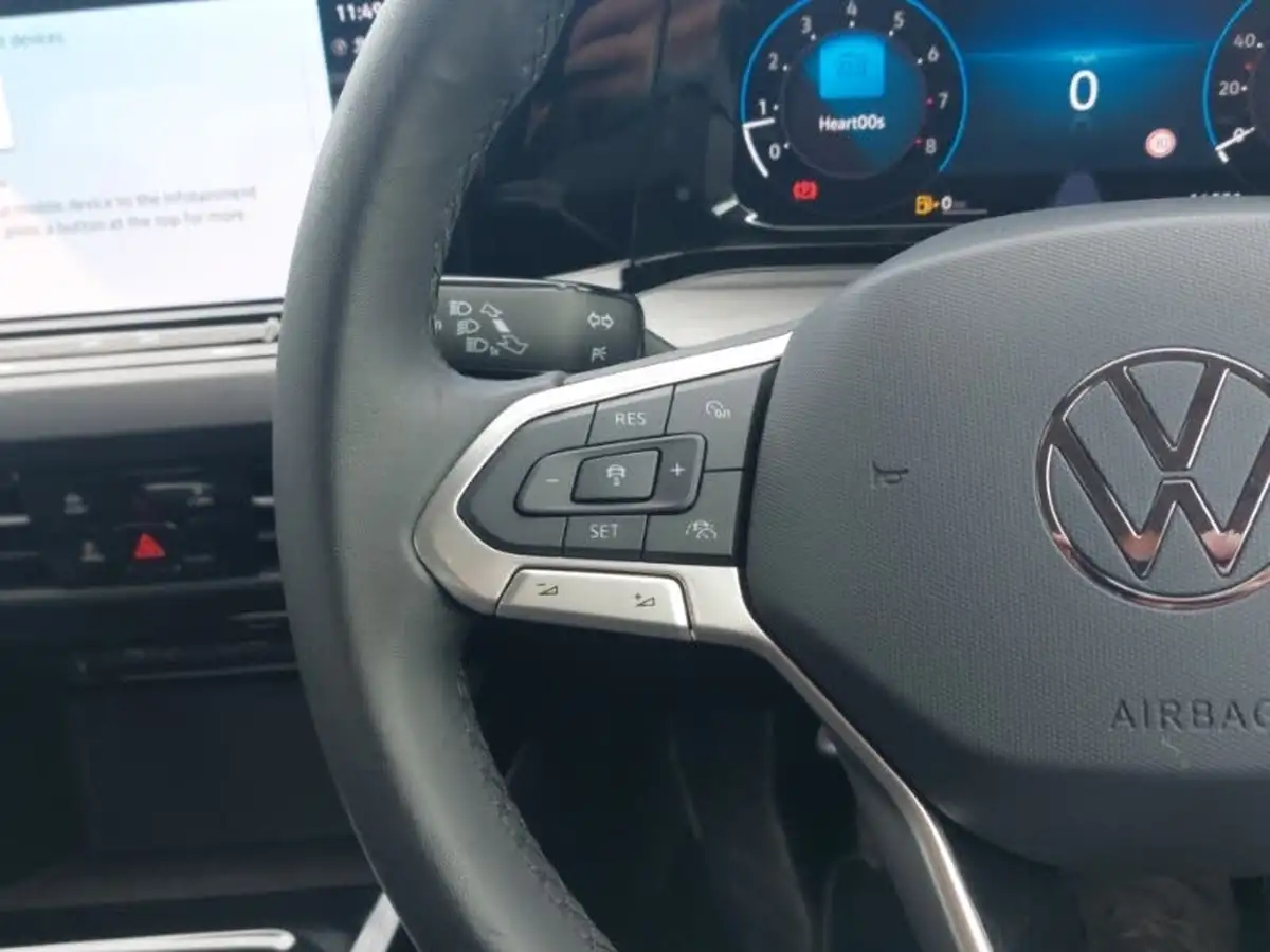 2024-volkswagen-golf-15-tsi-style-150ps-hatchback-big-17