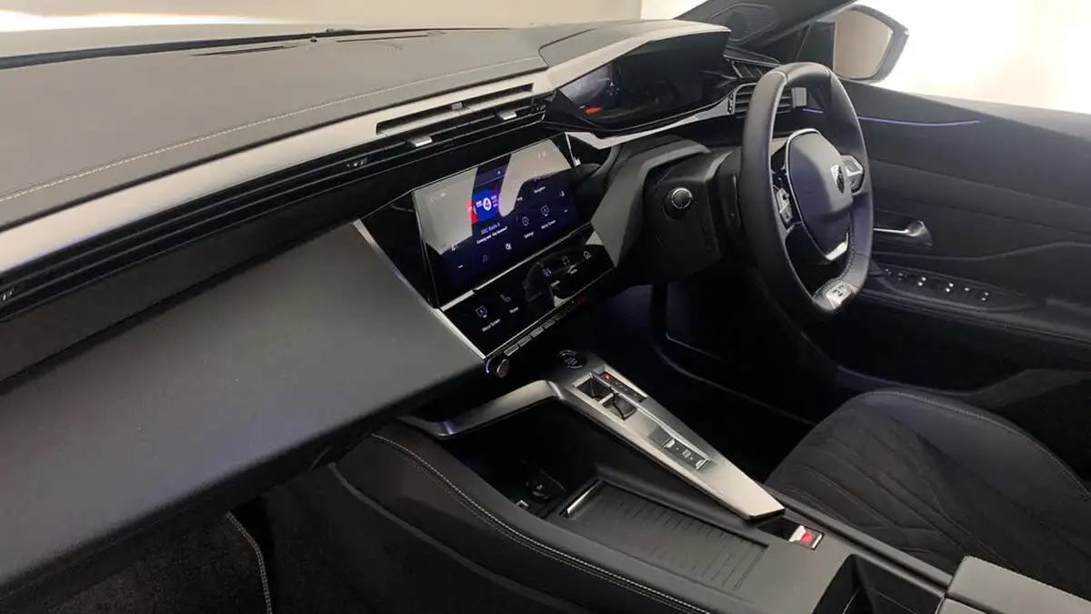2024-peugeot-308-15-bluehdi-gt-big-1