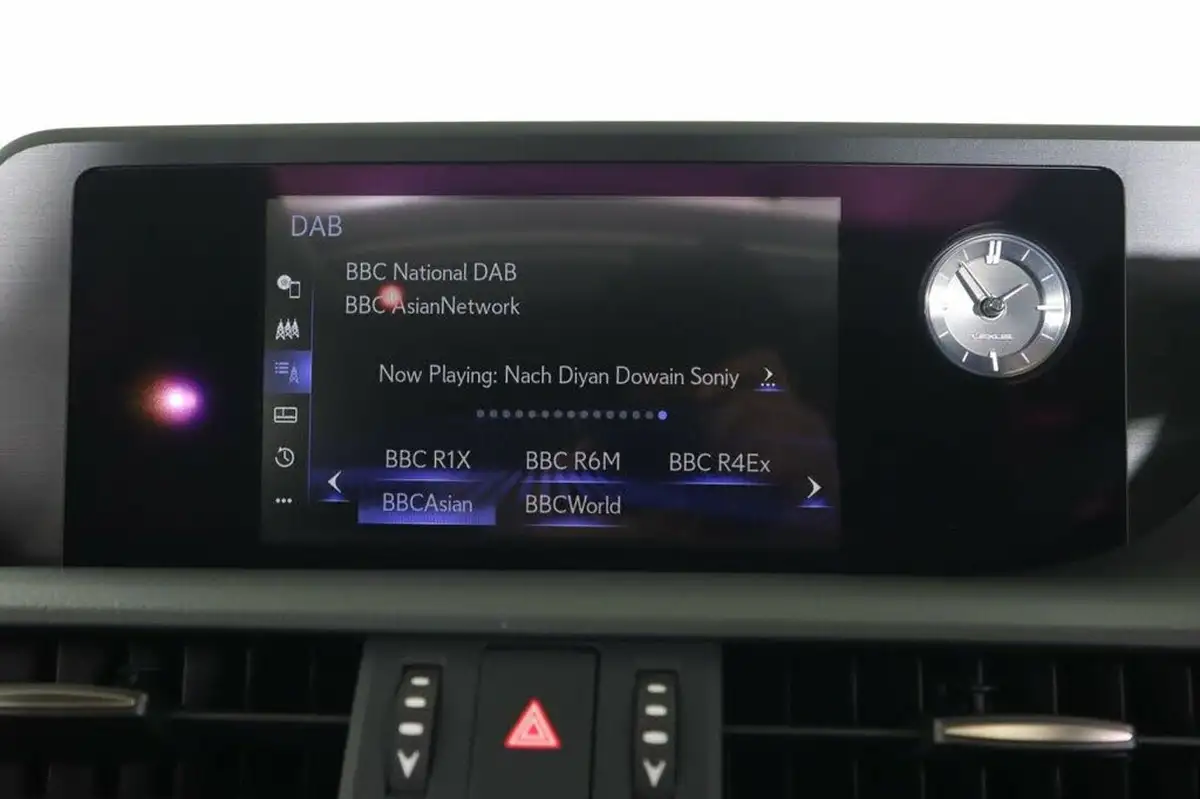 2020-lexus-es-300h-25-es-218bhp-without-navigation-big-35