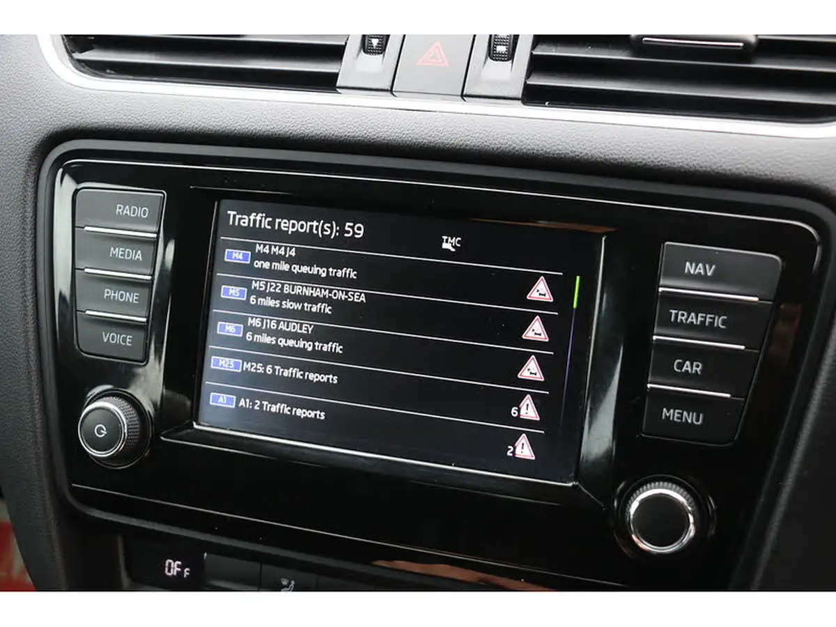 2015-skoda-octavia-big-28