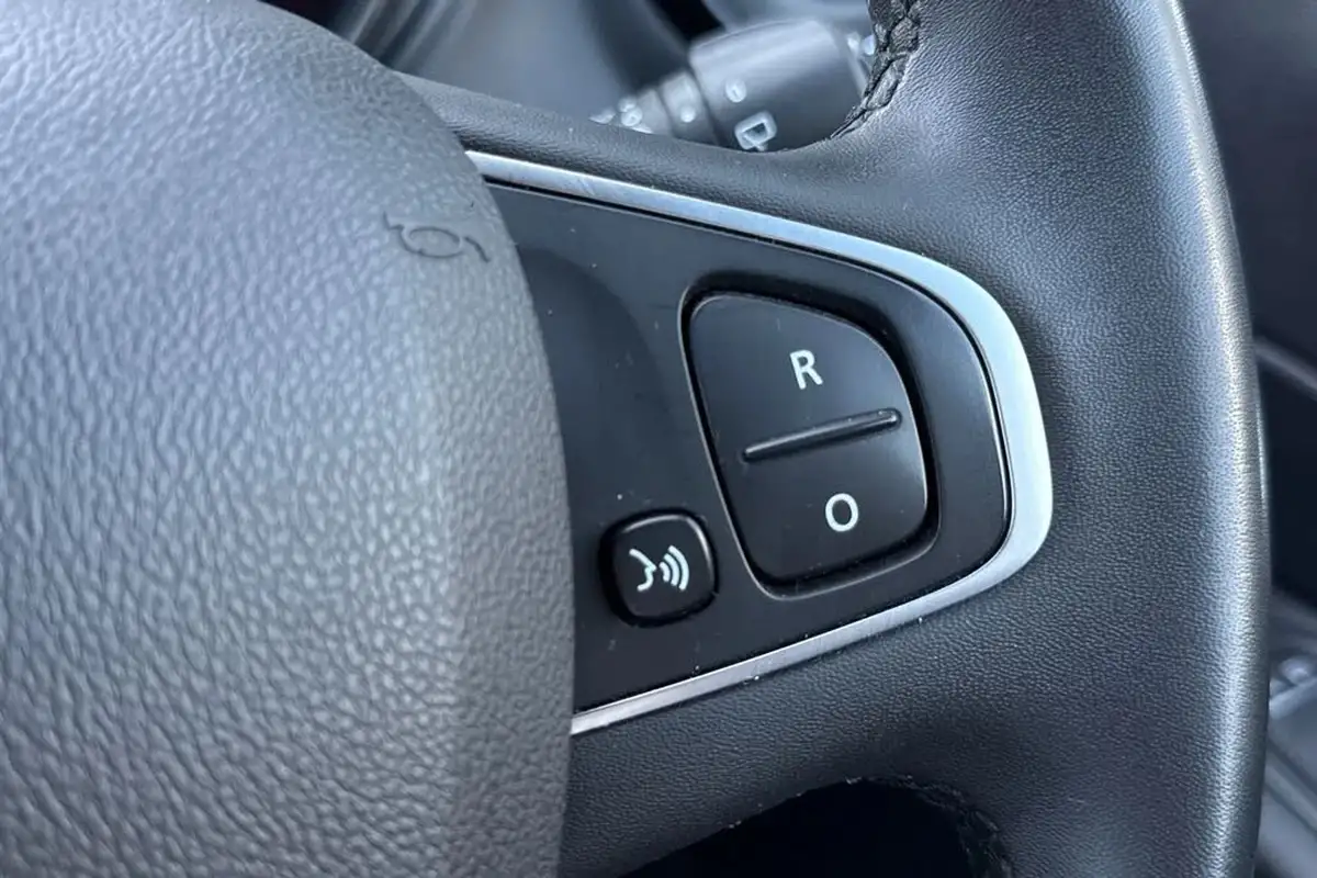 2019-renault-captur-09-tce-iconic-big-30