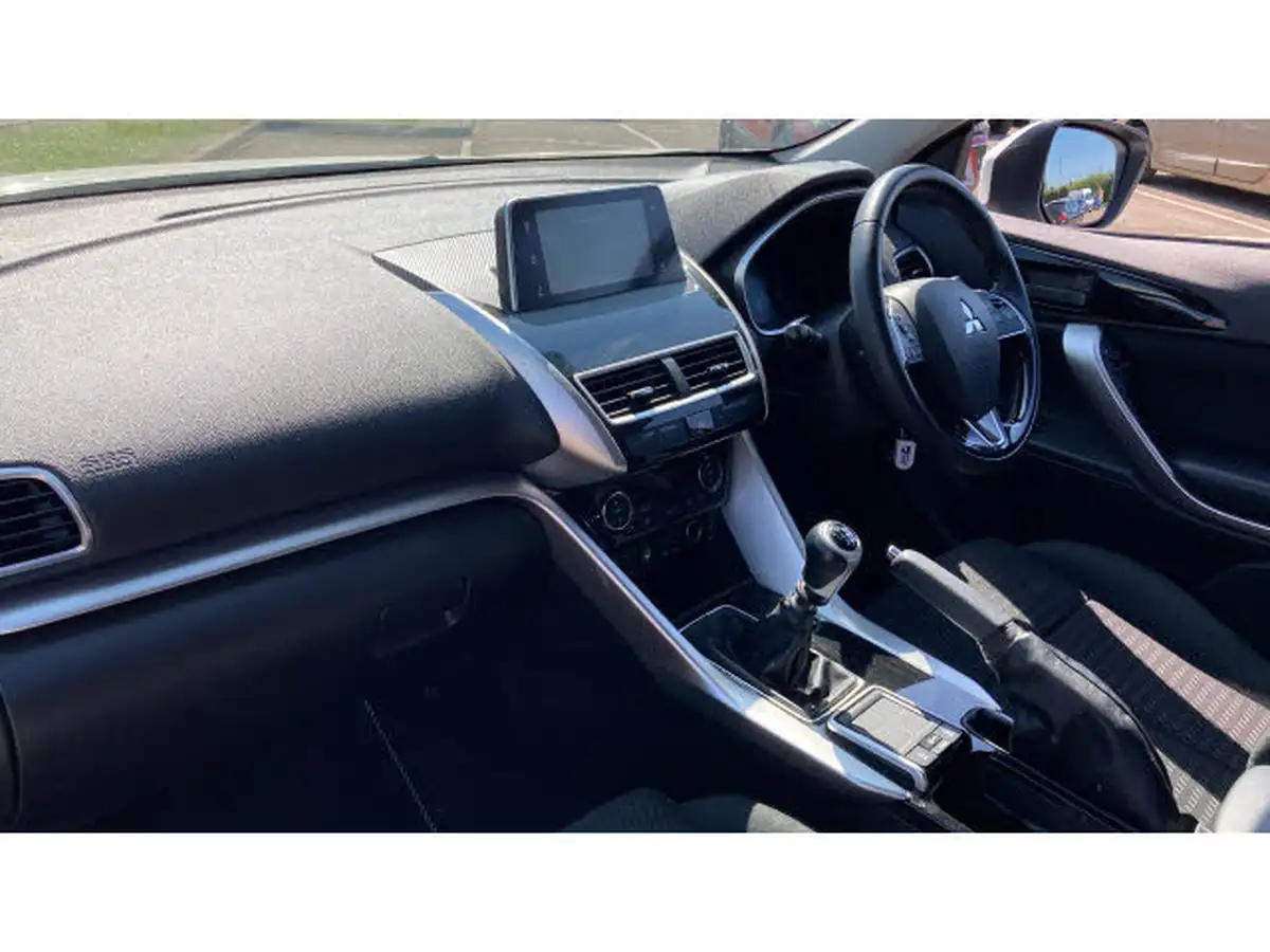 2018-mitsubishi-eclipse-cross-15-2-big-8
