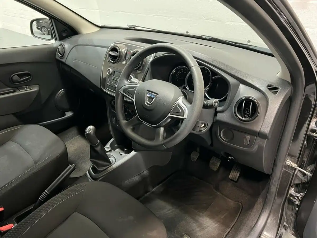 2020-dacia-sandero-10-sce-essential-big-12
