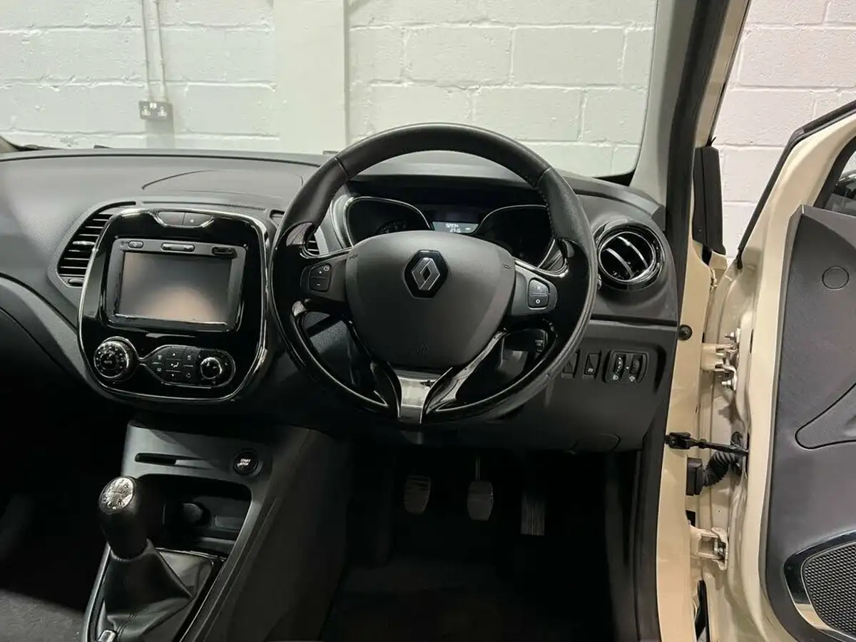 2015-renault-captur-09-dynamique-big-11