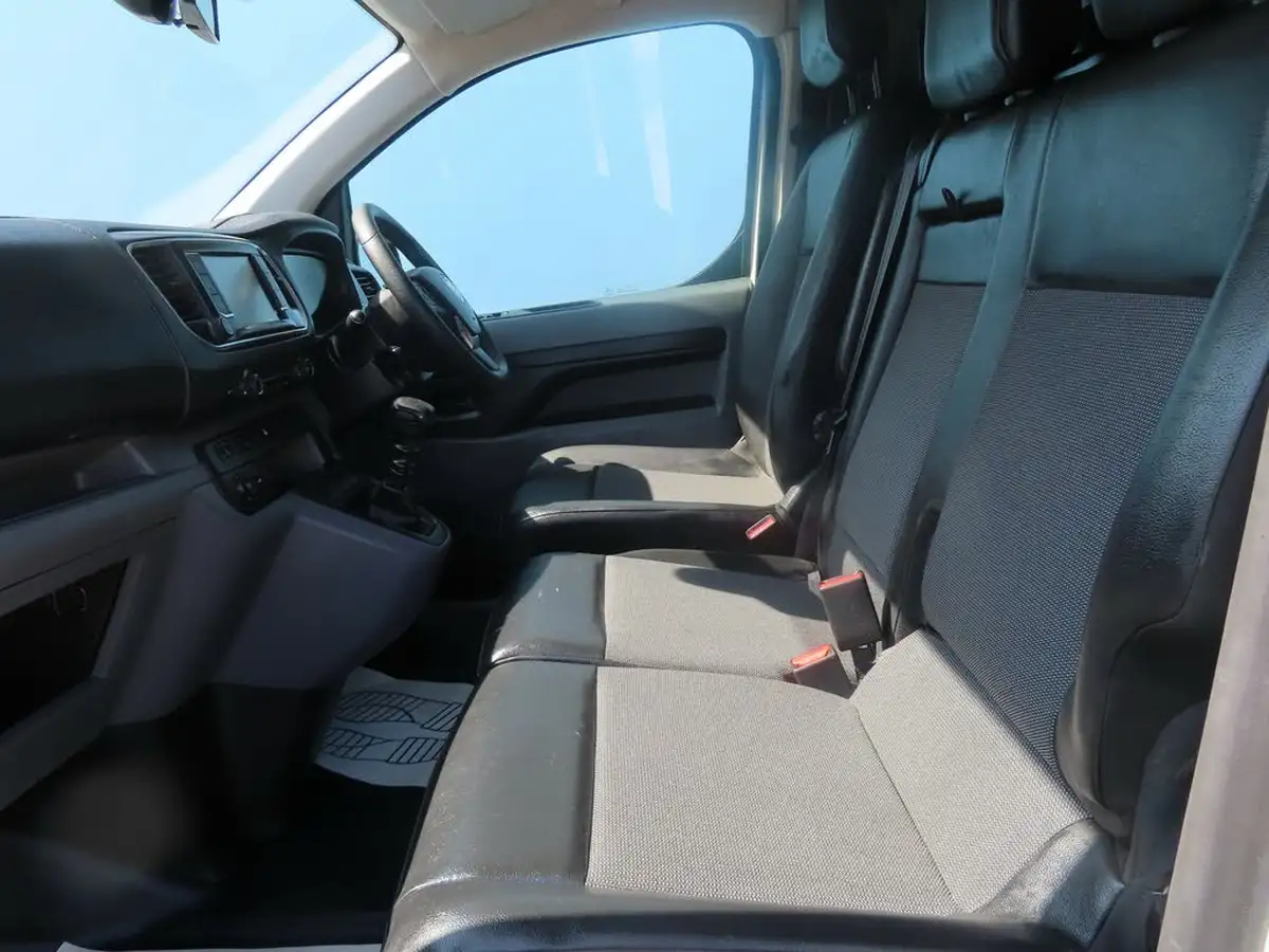 2020-vauxhall-vivaro-20td-3100-l1h1-sportive-120pseu6dt-panel-big-24