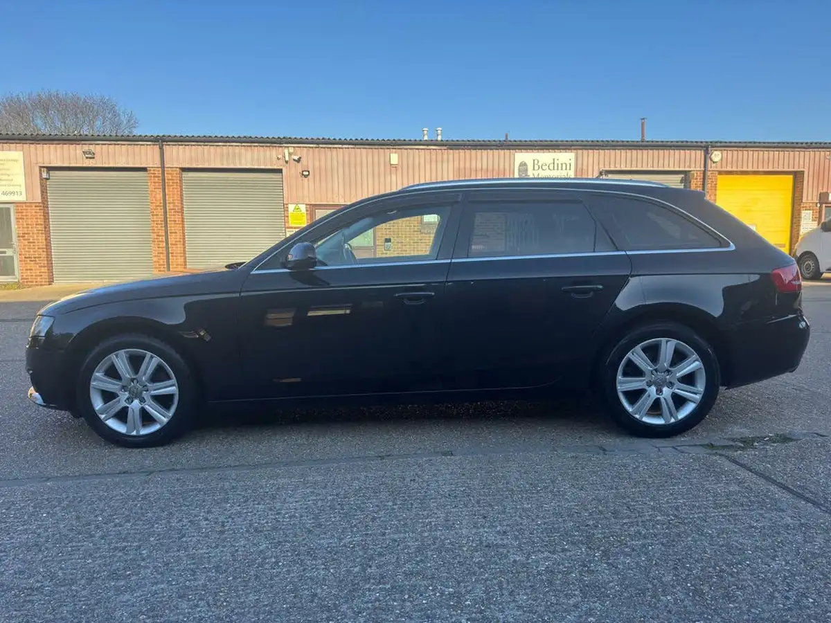 2011-audi-a4-avant-big-6
