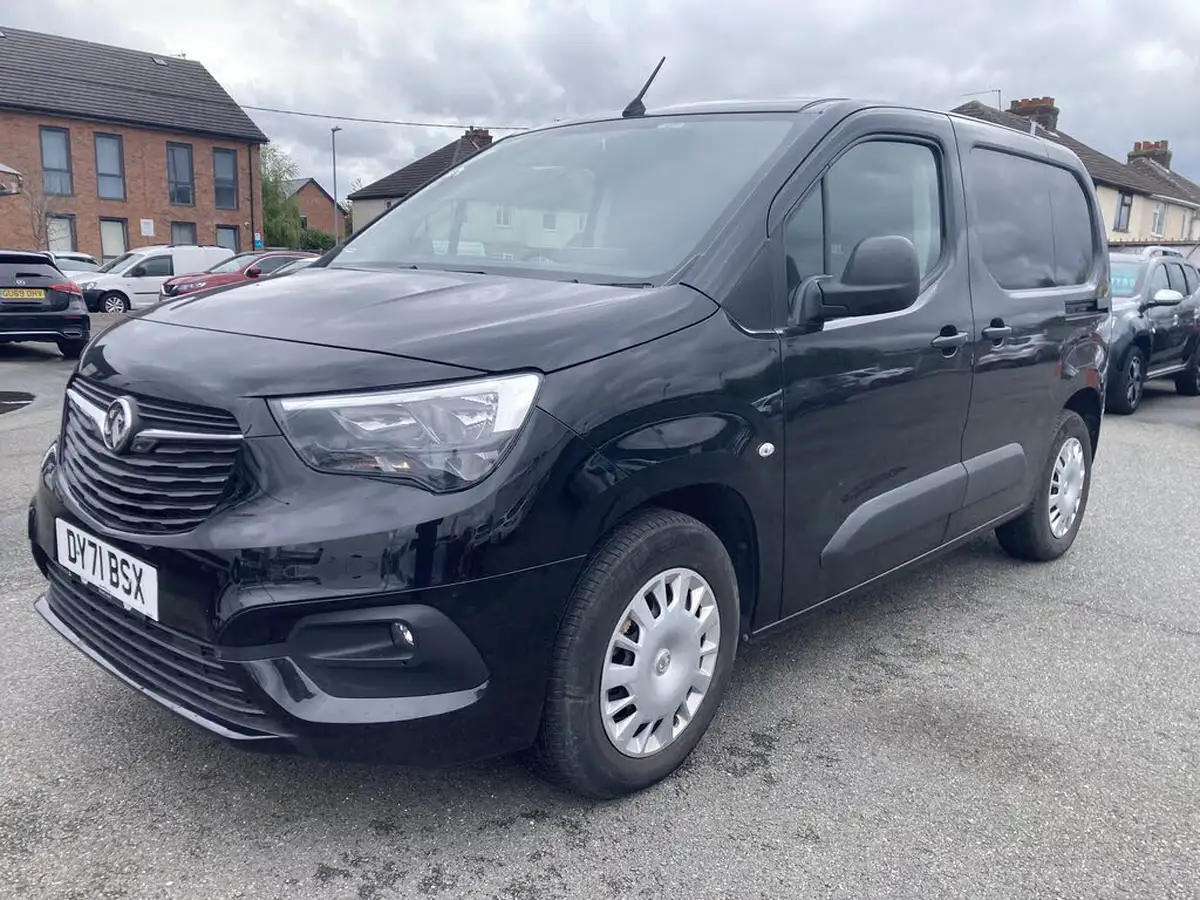 2021-vauxhall-combo-e-50kwh-sportive-2300-l2h1-big-5