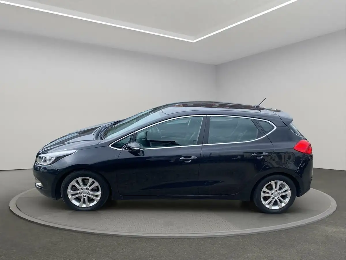 2012-kia-ceed-16crdi-2-hatchback-big-4