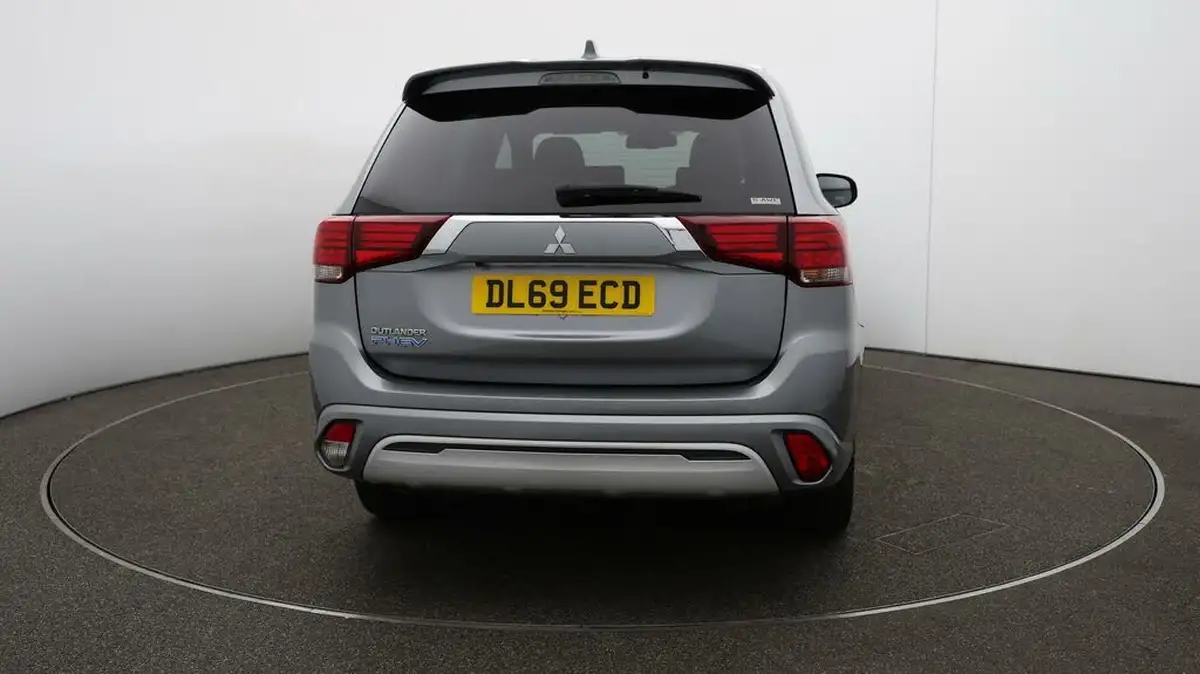 2020-mitsubishi-outlander-24-dynamic-phev-big-48