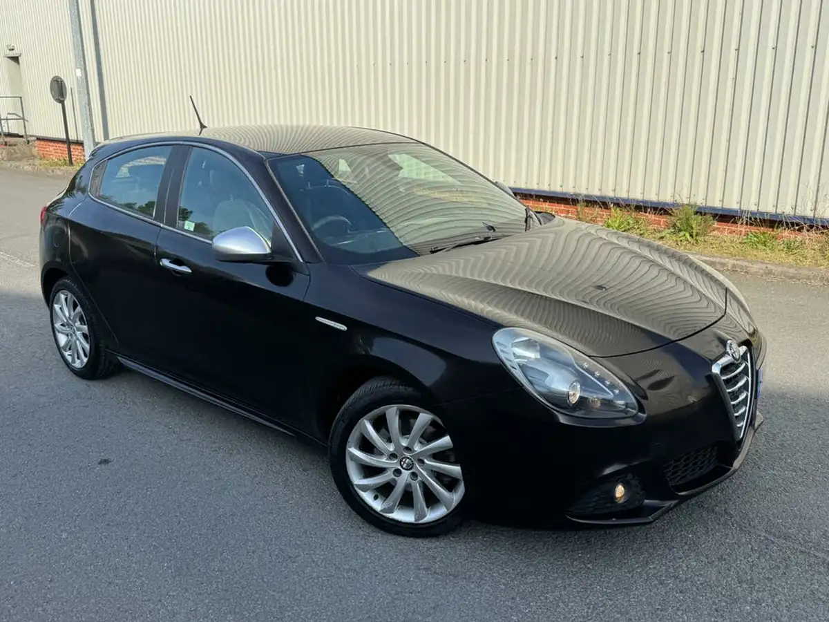2010-alfa-romeo-giulietta-14-veloce-multiair-170bhp-big-40