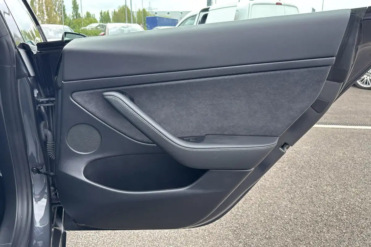 2021-tesla-model-3-e-long-range-4x4-big-26