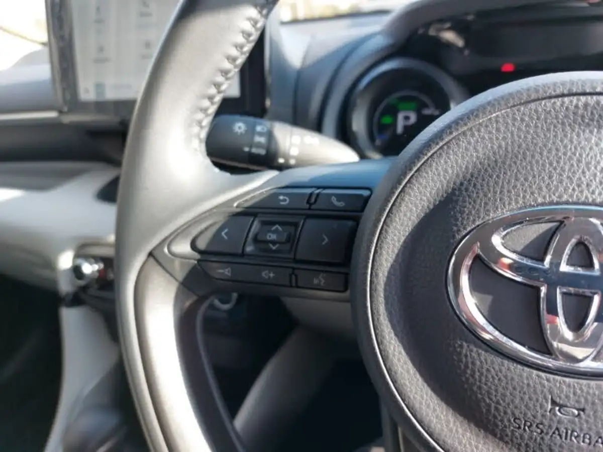 2022-toyota-yaris-15-vvt-i-excel-big-13