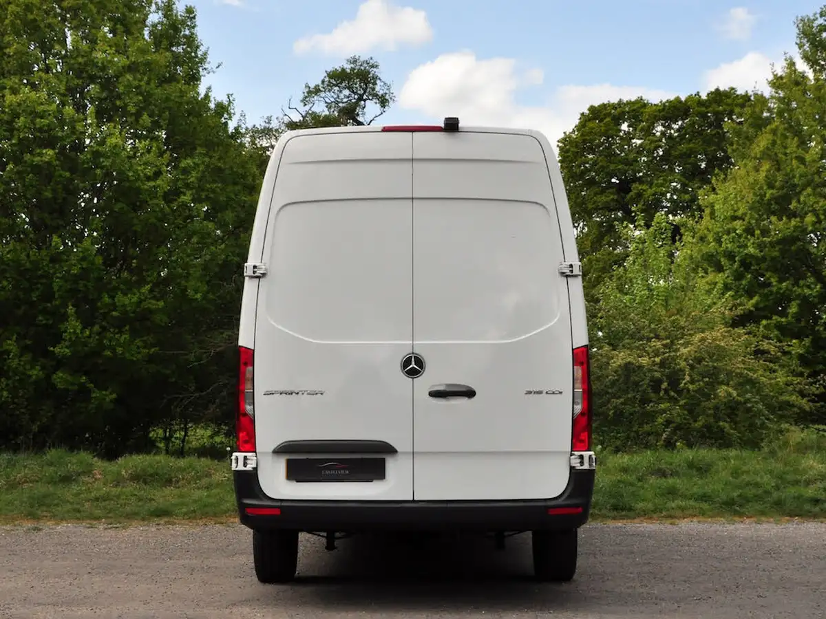 2023-mercedes-benz-sprinter-big-25