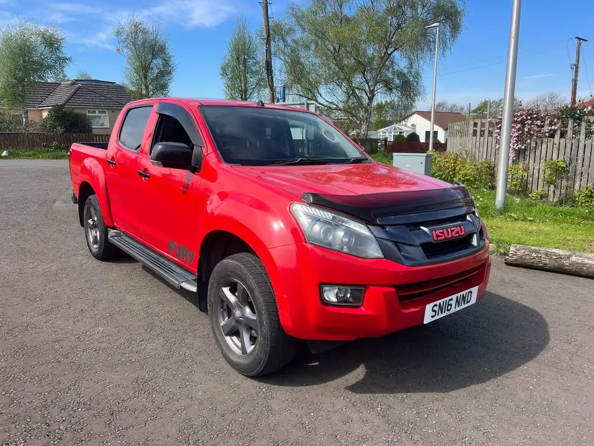 2016-isuzu-d-max-25td-fury-big-0