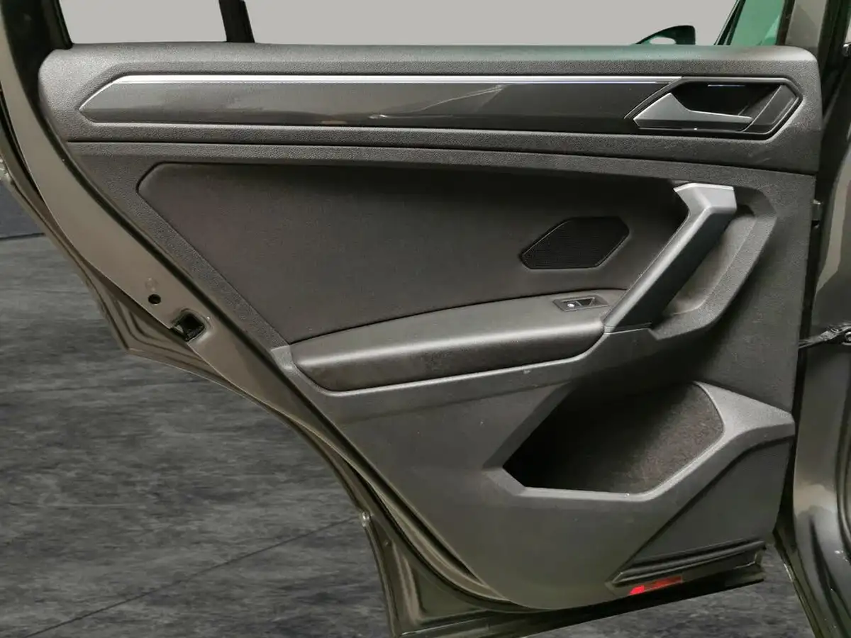 2020-volkswagen-tiguan-allspace-20bitdi-sel-big-29
