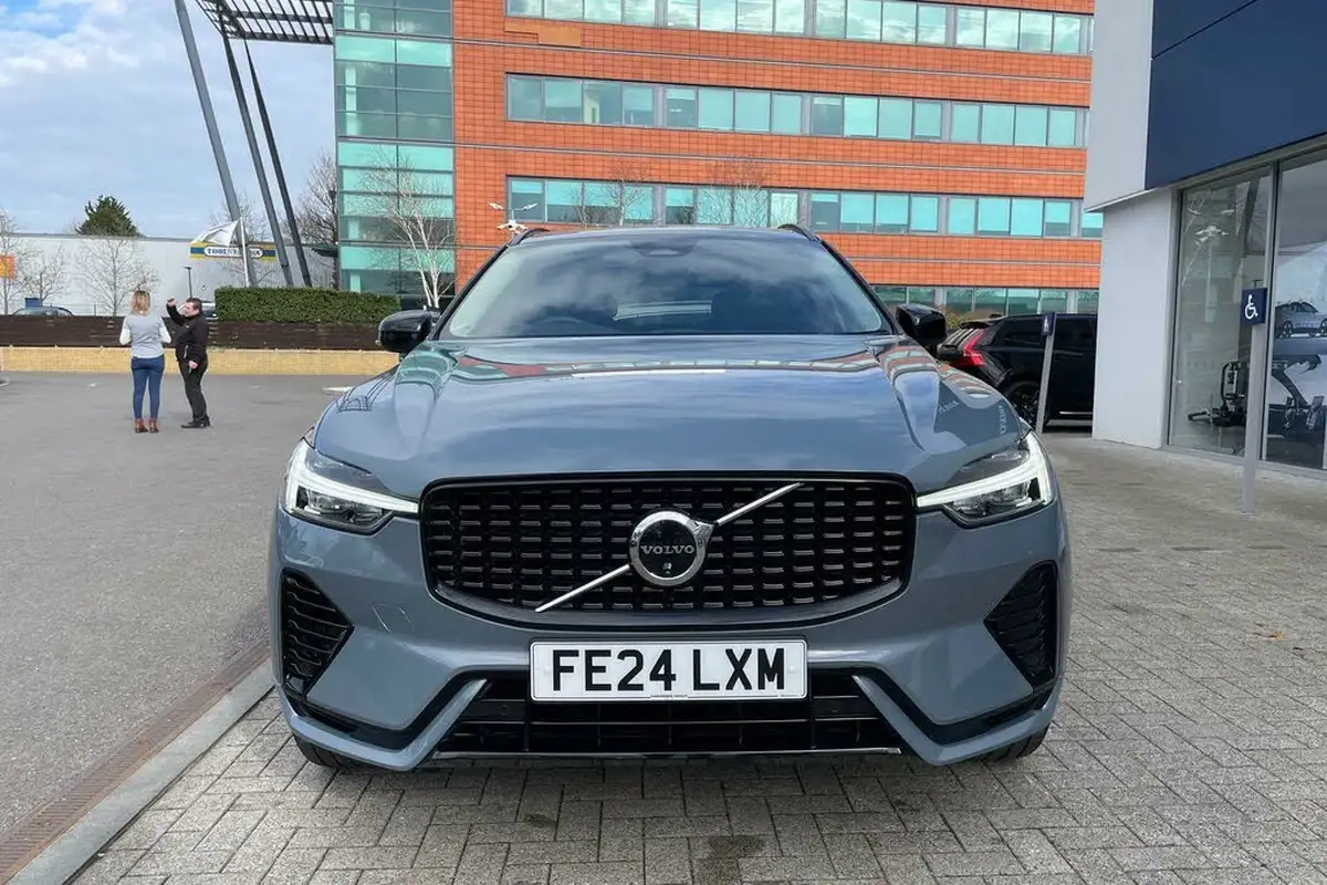 2024-volvo-xc60-20-b5-plus-big-11