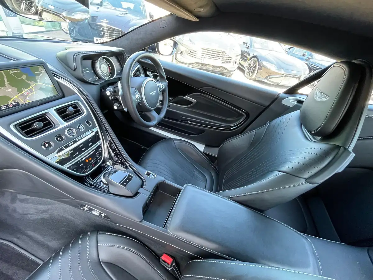 2020-aston-martin-db11-40-v8-503bhp-big-26
